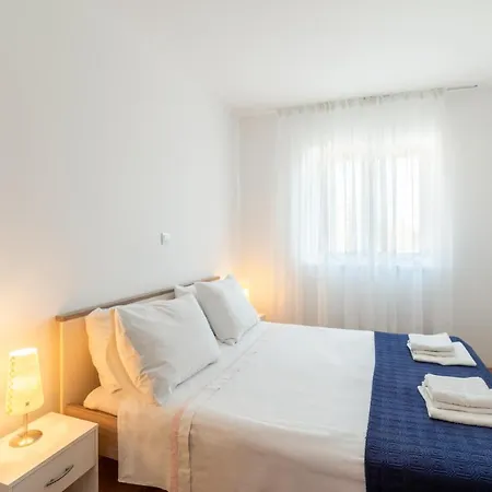 Apartments With A Parking Space Lopar, Rab - 14070 Esterno foto