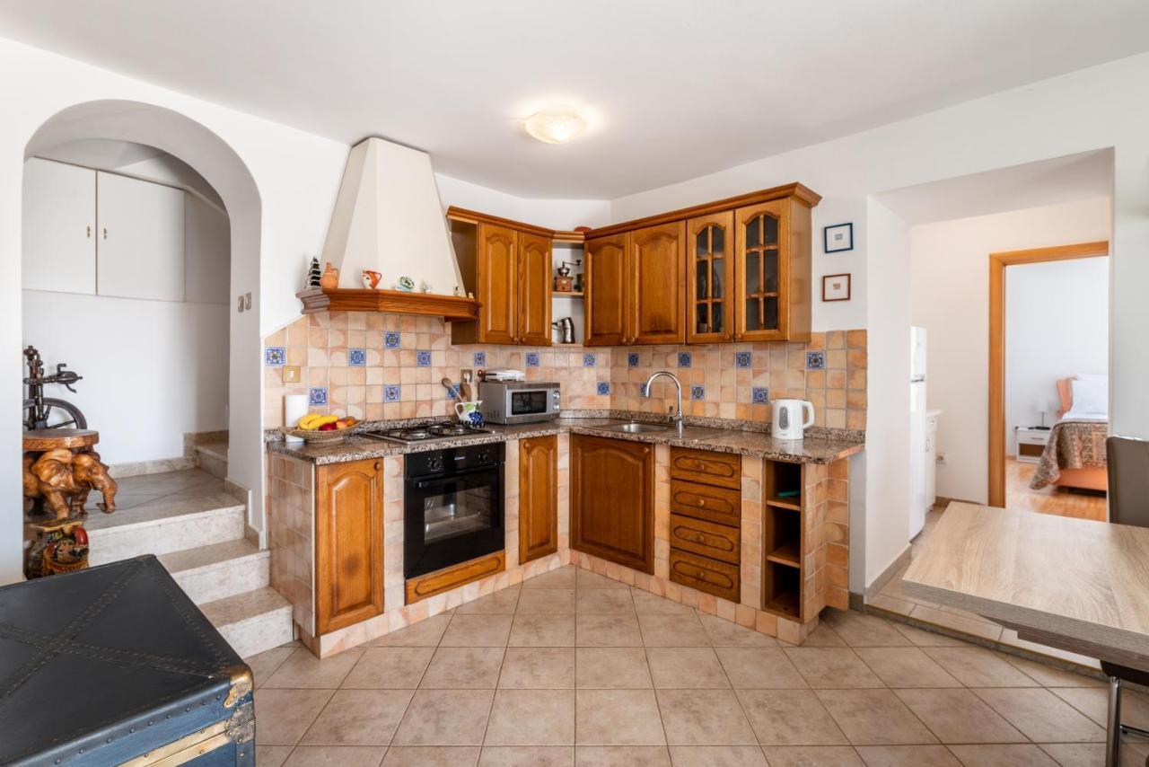 Apartment With A Parking Space Lopar, Rab - 14070 Lopar