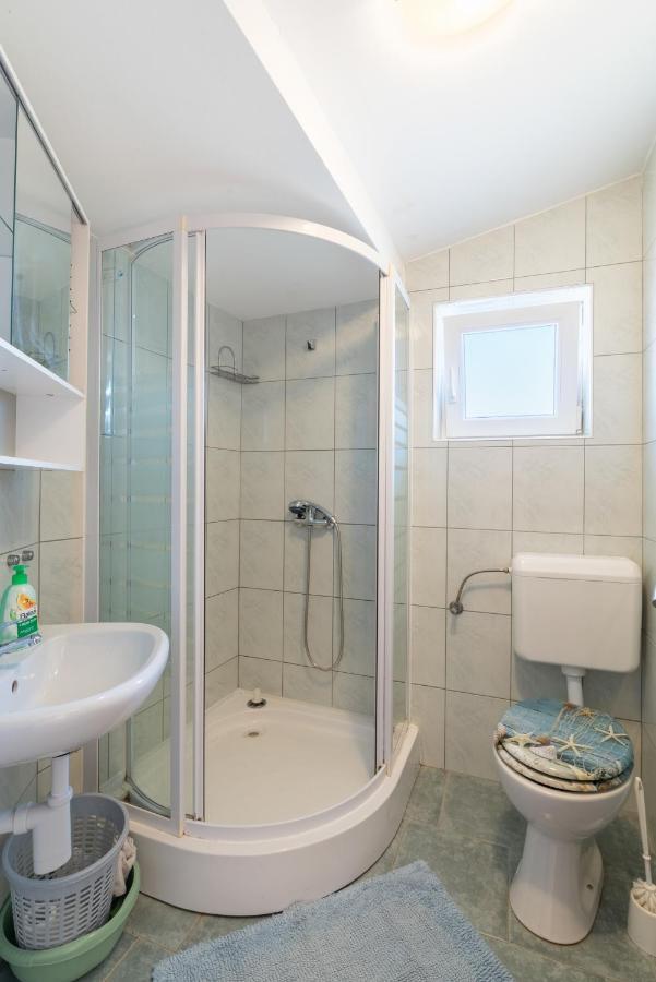 Apartment With A Parking Space Lopar, Rab - 14070 Lopar