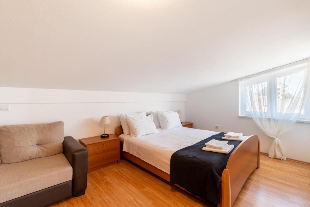 Apartment With A Parking Space Lopar, Rab - 14070 Lopar